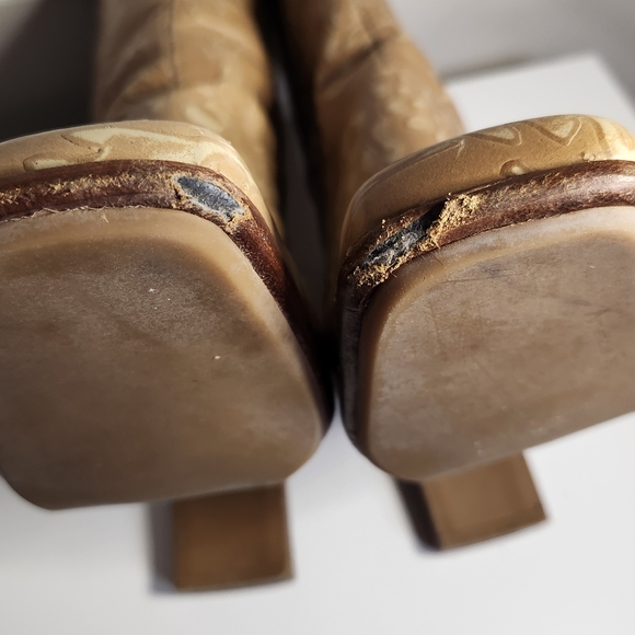 Amanda Smith Palomino Embossed boots - Picture 8 of 9